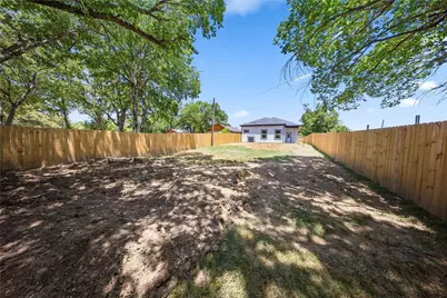 1818 E Tucker Street, Fort Worth, TX 76104 - Photo 23