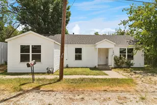 102 N 3rd St, Sanger, TX 76266 - Photo 1