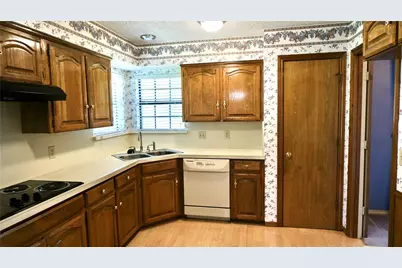 4724 Meadowview Drive, Mesquite, TX 75150 - Photo 9