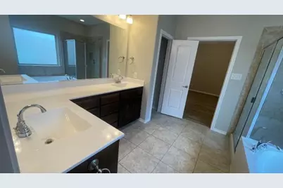 2 Mapleridge Drive, Edgecliff Village, TX 76134 - Photo 9