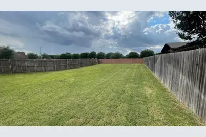 2 Mapleridge Drive, Edgecliff Village, TX 76134 - Photo 15