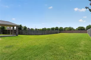 2 Mapleridge Dr, Edgecliff Village, TX 76134 - Photo 5