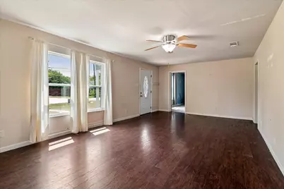 403 S 7th Street, Sanger, TX 76266 - Photo 3