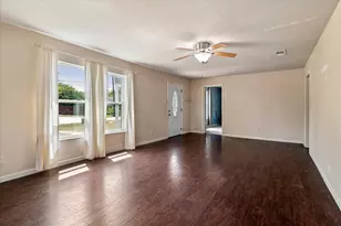 403 S 7th St, Sanger, TX 76266 - Photo 3