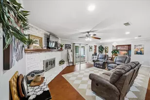 209 Live Oak Ln, Burleson, TX 76028 - Photo 9