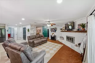 209 Live Oak Ln, Burleson, TX 76028 - Photo 7