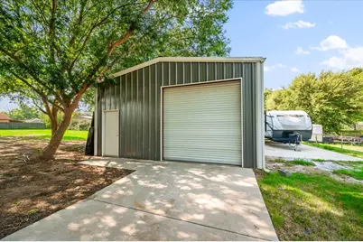209 Live Oak Lane, Burleson, TX 76028 - Photo 29