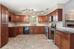 2502 Cranberry Ln, Euless, TX 76039 - Photo 9