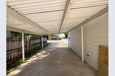 312 N Wood Street, Cleburne, TX 76033 - Photo 17