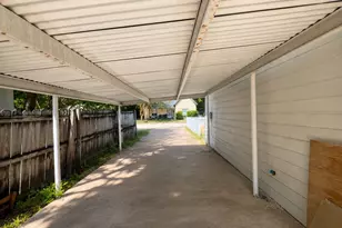 312 N Wood St, Cleburne, TX 76033 - Photo 17