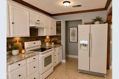 312 N Wood Street, Cleburne, TX 76033 - Photo 9