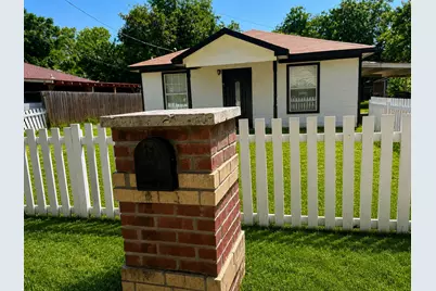 312 N Wood Street, Cleburne, TX 76033 - Photo 5