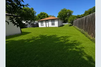 312 N Wood Street, Cleburne, TX 76033 - Photo 19