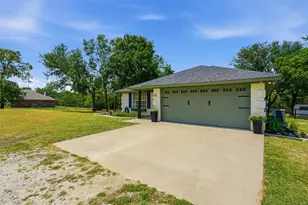 986 Eagles Way, Springtown, TX 76082 - Photo 37