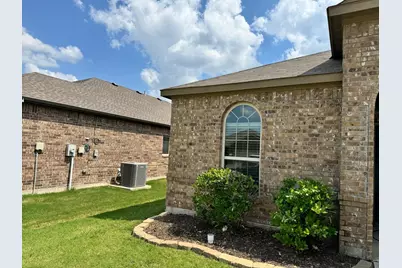 305 Lead Creek Drive, Fort Worth, TX 76131 - Photo 3