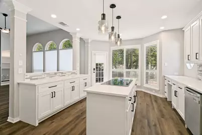2811 Stonehurst Drive, Grapevine, TX 76051 - Photo 11