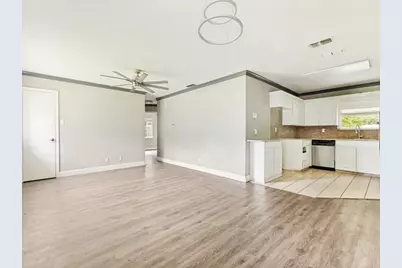 325 Walnut Avenue, Azle, TX 76020 - Photo 7
