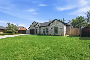 1038 Barton Ave, Glenn Heights, TX 75154 - Photo 3