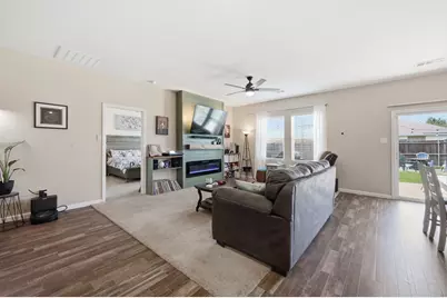 405 Willow Creek Drive, Glenn Heights, TX 75154 - Photo 9
