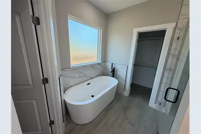 3025 Red Oak Drive, Granbury, TX 76048 - Photo 9