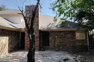 2837 Perrine Pl, Grand Prairie, TX 75052 - Photo 5