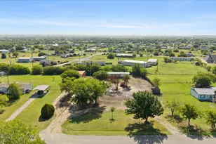 18069 Cindy's Ln, Justin, TX 76247 - Photo 7