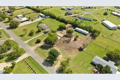 18069 Cindys Lane, Justin, TX 76247 - Photo 9