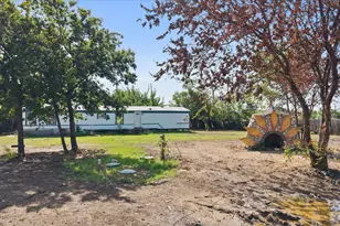 18069 Cindy's Ln, Justin, TX 76247 - Photo 3