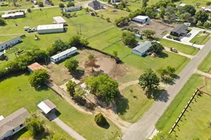 18069 Cindy's Ln, Justin, TX 76247 - Photo 11