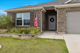 8924 Flying Eagle Ln, Fort Worth, TX 76131 - Photo 3