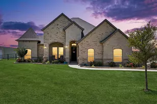 135 Stanford Ln, Springtown, TX 76082 - Photo 1