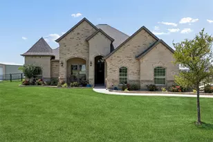 135 Stanford Ln, Springtown, TX 76082 - Photo 1