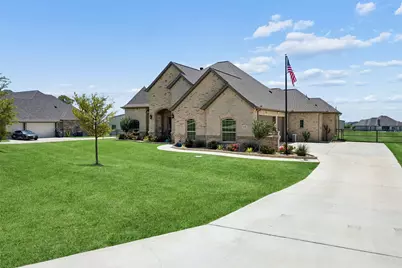 135 Stanford Lane, Springtown, TX 76082 - Photo 1
