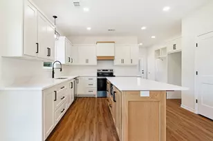 705 Daniel St, Blossom, TX 75416 - Photo 7