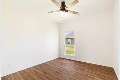 705 Daniel Street, Blossom, TX 75416 - Photo 15