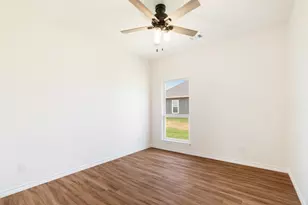 705 Daniel St, Blossom, TX 75416 - Photo 15