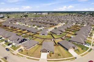 1100 Canterbury Ln, Ennis, TX 75119 - Photo 27