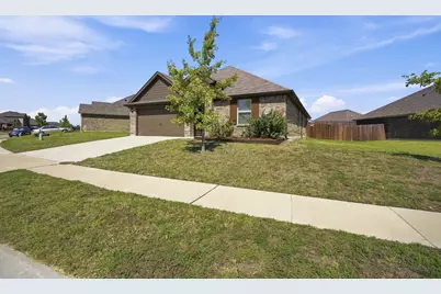 1100 Canterbury Lane, Ennis, TX 75119 - Photo 5