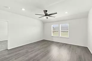 1100 Canterbury Ln, Ennis, TX 75119 - Photo 9
