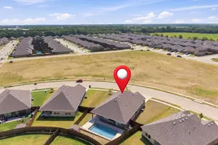 1100 Canterbury Ln, Ennis, TX 75119 - Photo 1