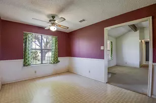 301 Vinyard Dr, Waxahachie, TX 75167 - Photo 9