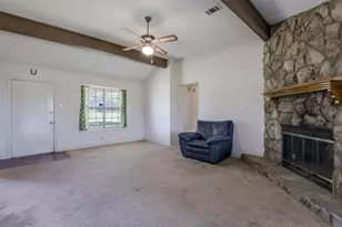 301 Vinyard Dr, Waxahachie, TX 75167 - Photo 7