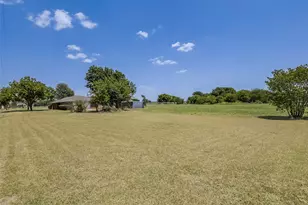 301 Vinyard Dr, Waxahachie, TX 75167 - Photo 25