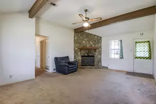 301 Vinyard Dr, Waxahachie, TX 75167 - Photo 5