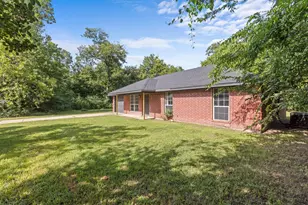 235 Hickory St, Blossom, TX 75416 - Photo 5