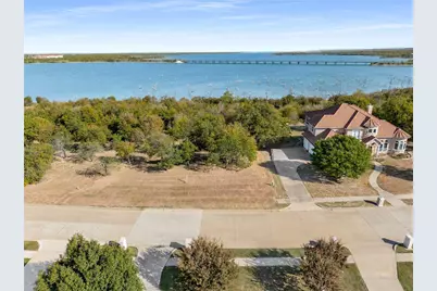 1123 Mallard Pointe Drive, Grand Prairie, TX 75104 - Photo 5
