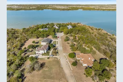 1123 Mallard Pointe Drive, Grand Prairie, TX 75104 - Photo 3