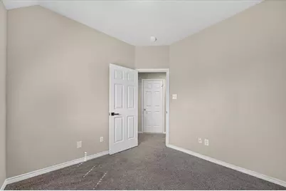 400 Breakers Point Court, Irving, TX 75063 - Photo 17