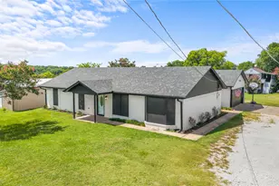 1939 E Texas St, Denison, TX 75021 - Photo 3