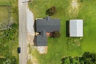 1939 E Texas St, Denison, TX 75021 - Photo 29